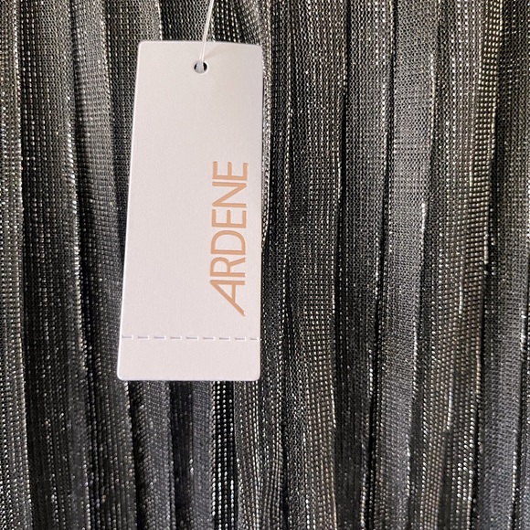 Ardene - Metallic Mini Pleated Skirt. Size: M - Picture 3 of 4